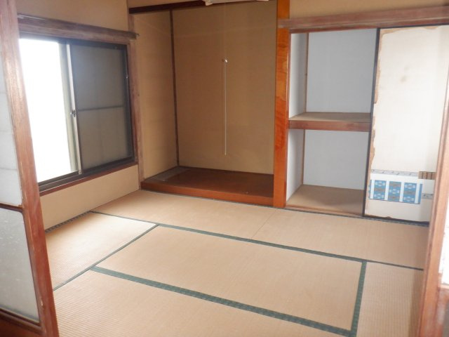 沼、中古住宅２F建ての和室