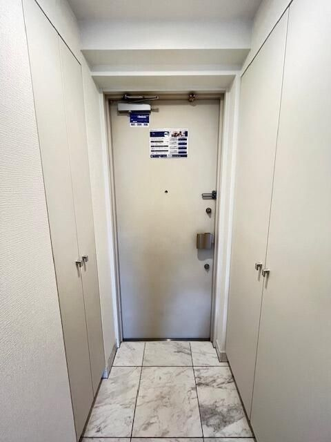 レジディア市ヶ谷Ⅱの玄関