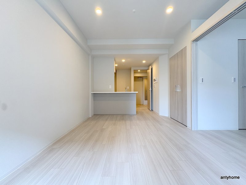 ミラージュパレス新梅田Cielo　仲介手数料無料の居間・リビング