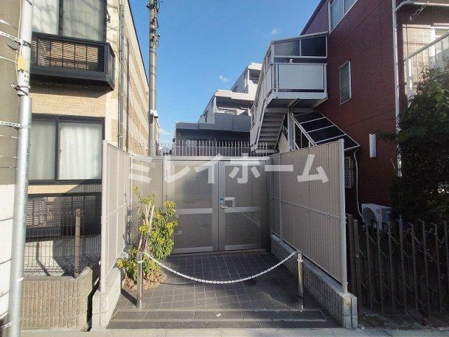 ルーブル下丸子伍番館の駐車場
