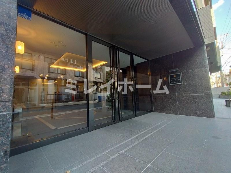 ルーブル下丸子伍番館のエントランス