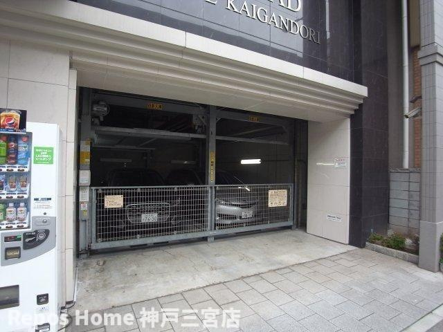 エスリード神戸海岸通の駐車場