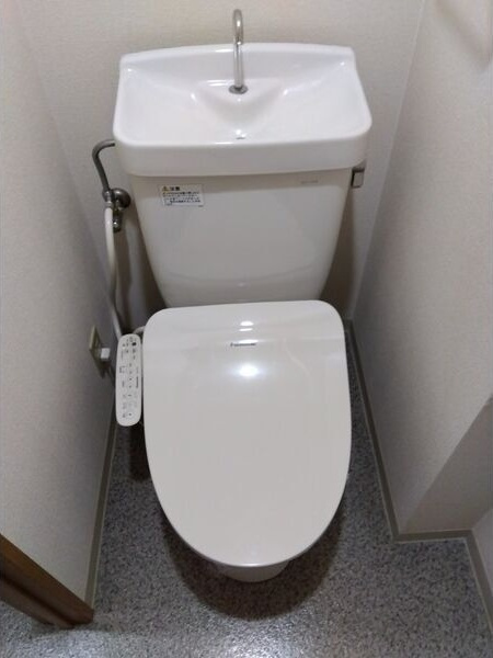 ハイツ東大手のトイレ