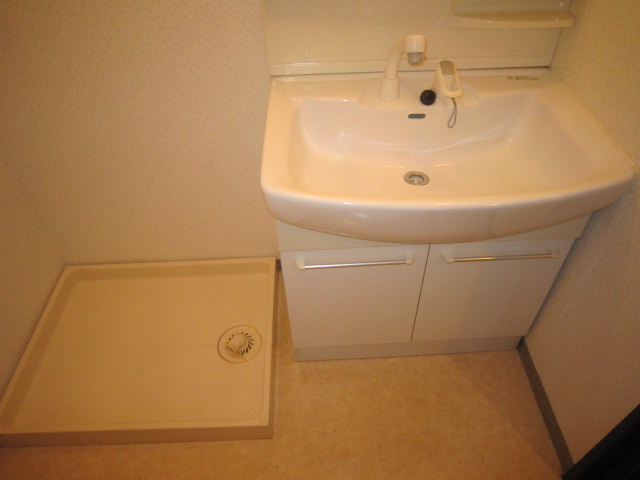 メゾンソレイユの洗面所|別部屋の写真です