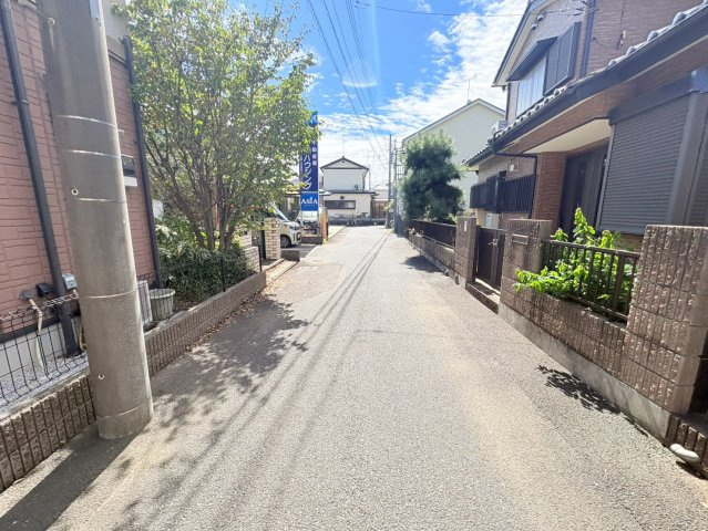 川越市下広谷　建築条件なし売地　東武東上線『鶴ヶ島駅』徒歩22分　【広谷小学区】の前面道路含む現地写真