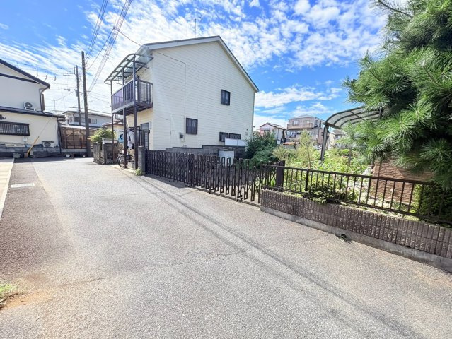 川越市下広谷　建築条件なし売地　東武東上線『鶴ヶ島駅』徒歩22分　【広谷小学区】の前面道路含む現地写真