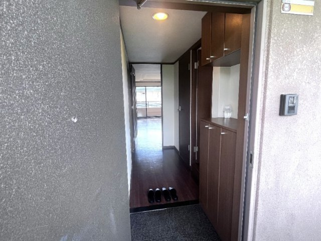 ガーデンヒルズの玄関