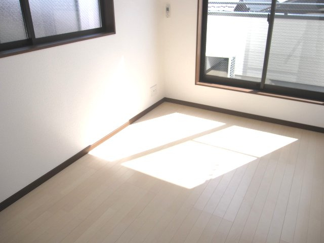 ベルフォートの洋室