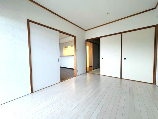 メゾンドール富田林の洋室