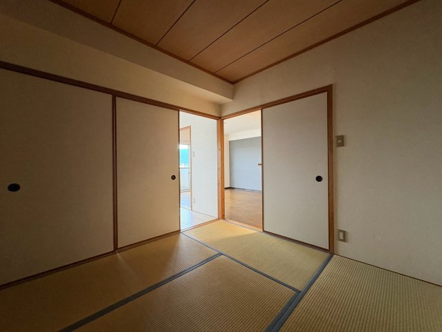 メゾンドール富田林の和室