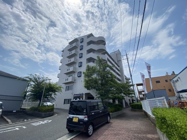 メゾンドール富田林の外観