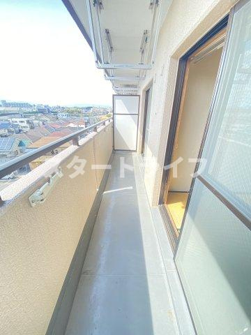 大阪市淀川区十八条２丁目の賃貸マンションのバルコニー