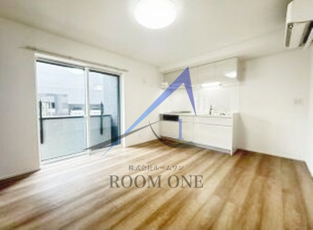 フォレストメゾン７７３の居間・リビング|洋室のお部屋です。