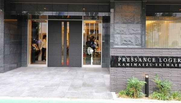 プレサンスロジェ上前津駅前Ⅱのエントランス