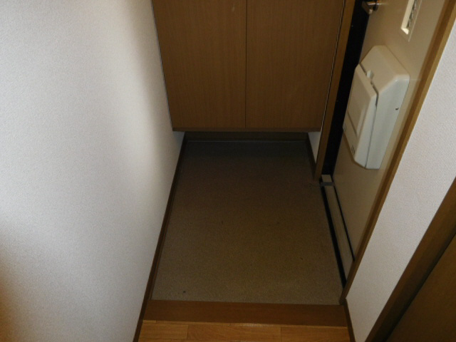 コスモスハイツの玄関