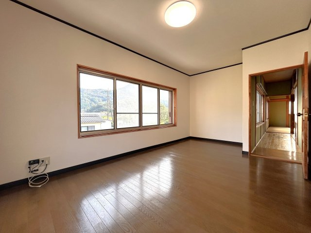 高岡郡佐川町中組　中古戸建の洋室