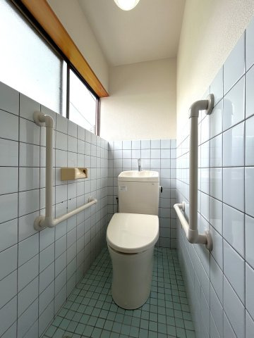 高岡郡佐川町中組　中古戸建のトイレ