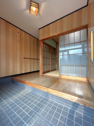 高岡郡佐川町中組　中古戸建の玄関