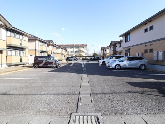 メイプルヒル　Ｃの駐車場
