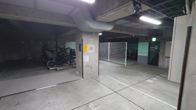 【駐車場】