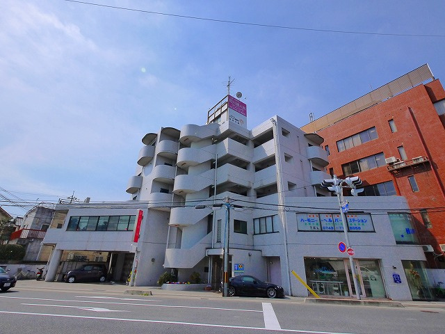 石丸ビルの外観