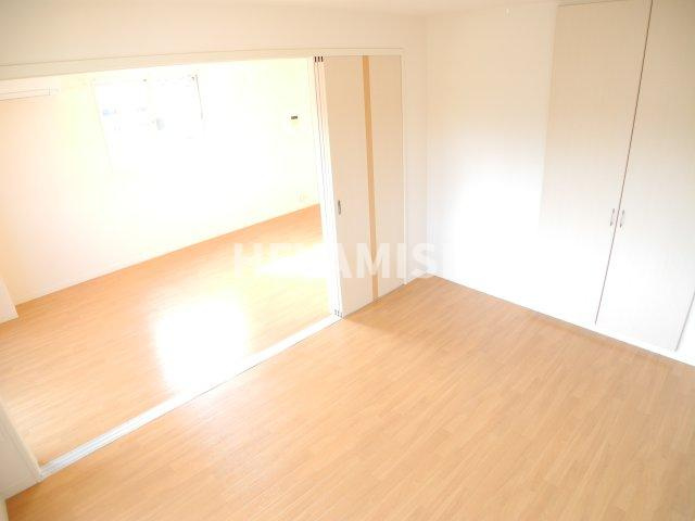 Anjir  Villaの洋室|※同物件反転タイプの写真でございます※現況を優先します※