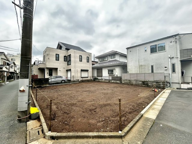 練馬区旭町1丁目　新築戸建の外観|2026.09.18撮影

現地ご見学希望・資料請求などお気軽にお問い合わせ下さい！
03-5990-5201