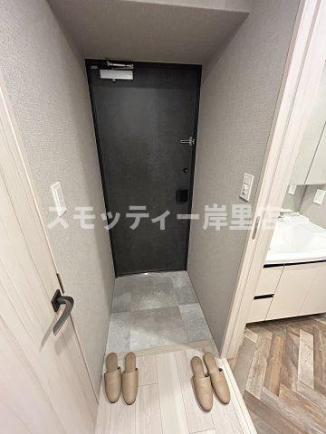 アービングNeo岸里駅前の玄関