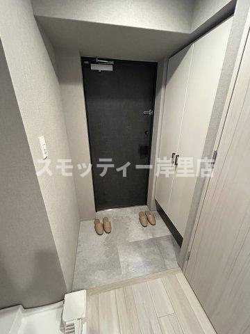 アービングNeo岸里駅前の玄関