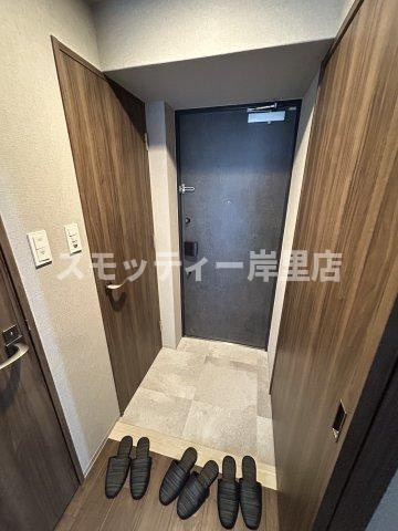 アービングNeo岸里駅前の玄関