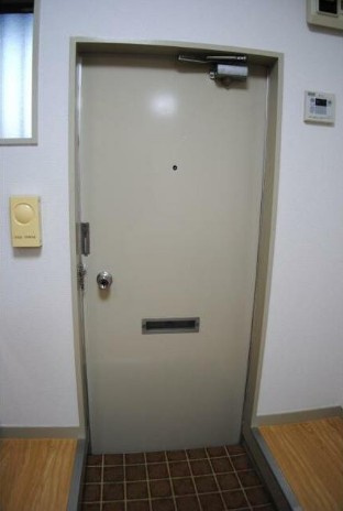 ケイハイツ南荻島の玄関