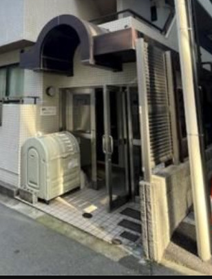 原町レジデンスのエントランス