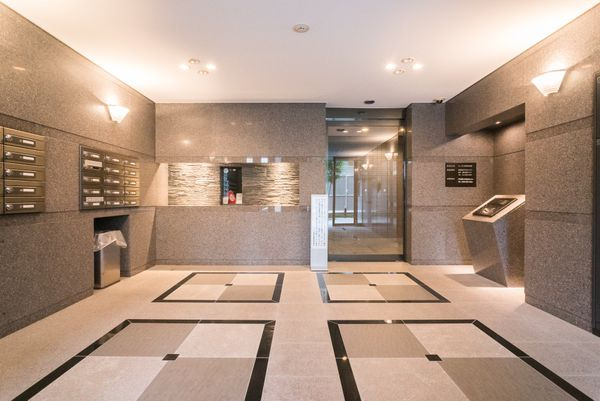 ルーブル練馬参番館のロビー