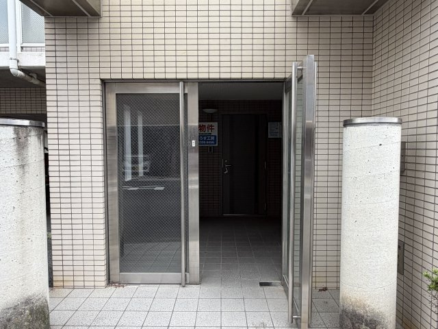 グランドゥール鴻池のエントランス