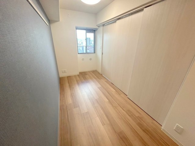 プレサンス新大阪ジェイズの洋室