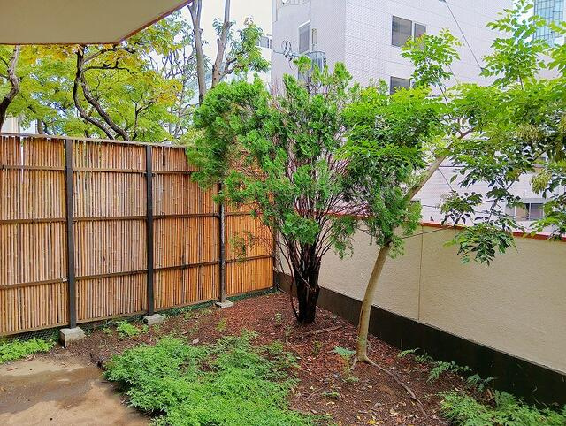 平河マンションの庭