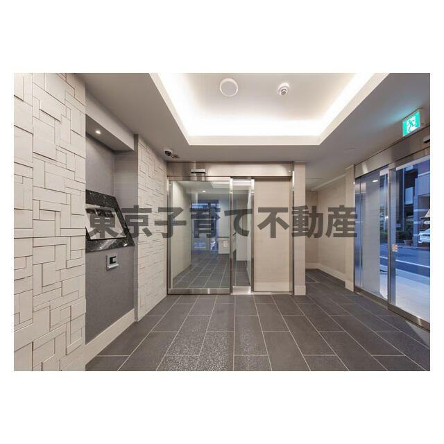コンフォリア新御徒町のエントランス