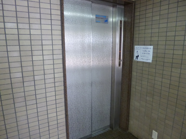 レジデンス奥戸のその他共用部分|エレベーター完備♪