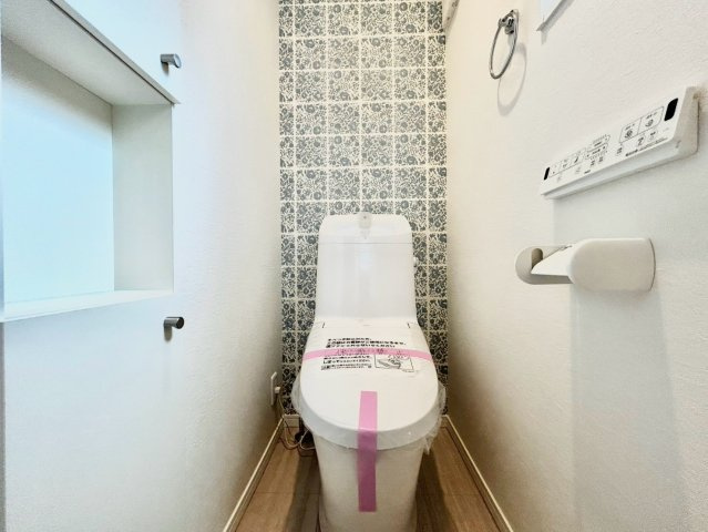 練馬区関町南2丁目　新築戸建のトイレ|2026.09.18撮影

現地ご見学希望・資料請求などお気軽にお問い合わせ下さい！
03-5990-5201