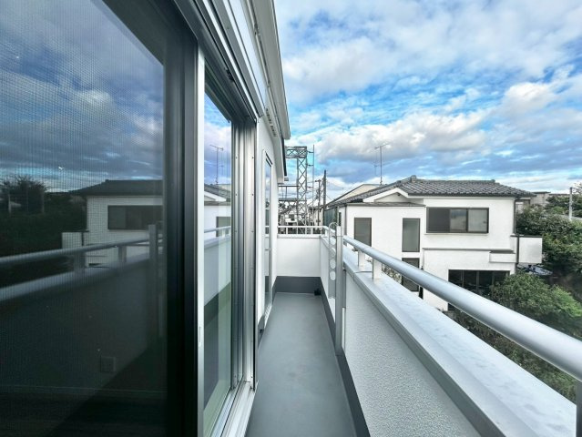 練馬区関町南2丁目　新築戸建のバルコニー|2026.09.18撮影

現地ご見学希望・資料請求などお気軽にお問い合わせ下さい！
03-5990-5201