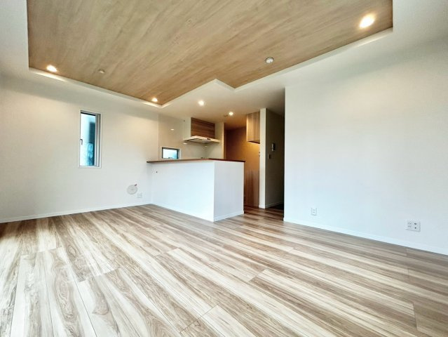 練馬区関町南2丁目　新築戸建の居間・リビング|2026.09.18撮影

現地ご見学希望・資料請求などお気軽にお問い合わせ下さい！
03-5990-5201