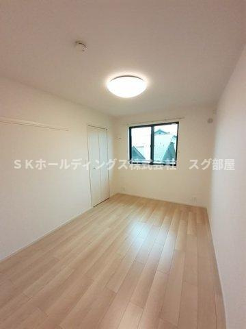 シャイントラストの内装