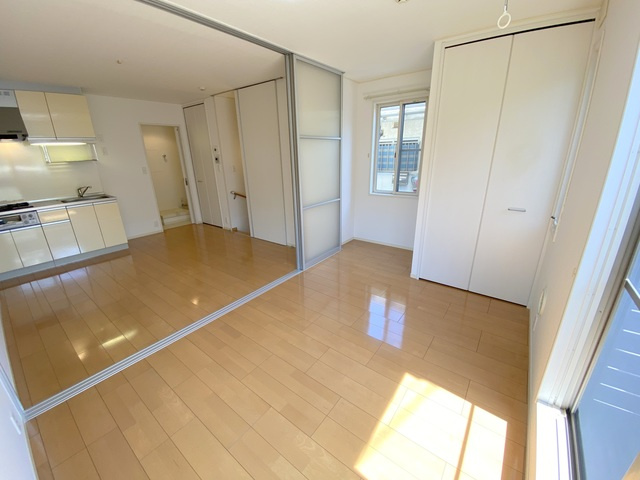 ローズガーデンの居間・リビング|★明るいフローリングのお部屋です★