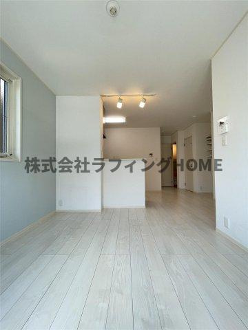 久留米市六ツ門町のアパートの居間・リビング|ゆったりとした居間です