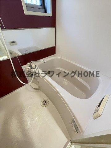 久留米市六ツ門町のアパートの浴室|きれいなお風呂です