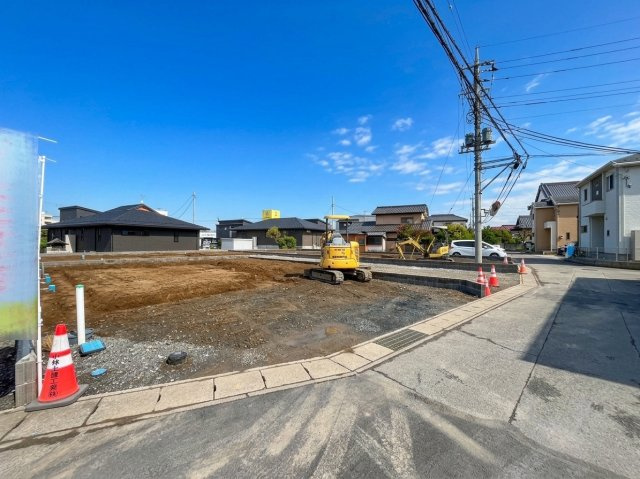 【Livele Garden】　古河市三杉町　全4邸の前面道路含む現地写真|カースペース3台駐車可♪全4棟現場です（＾＾）ぜひ、お気軽にお問い合わせください♪
2026年9月撮影