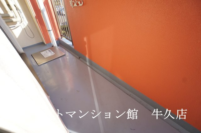 牛久ロイヤルレジデンスAⅢ型のバルコニー