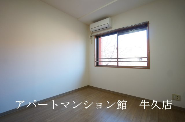 牛久ロイヤルレジデンスAⅢ型の寝室