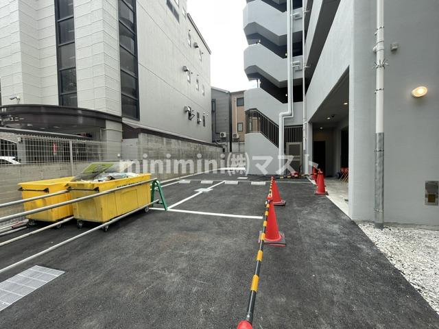 ミラージュパレス新梅田Cieloの駐車場