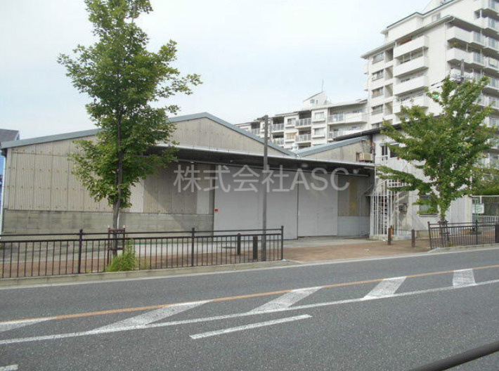 寝屋川市宇谷町倉庫の外観